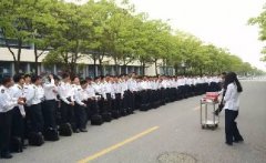 280名男生為唯一女生慶生，不要太幸福